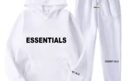 Essentials Hoodie: A Staple in Modern Streetwear Fashion