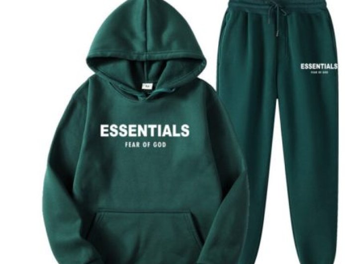 Minimalist Hoodie That Elevates Everyday Outfits