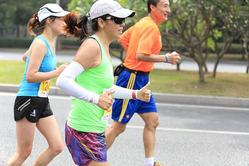 How Arm Compression Sleeves Help Runners in Singapore Beat Muscle Soreness